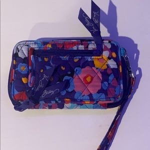 UNUSED VERA BRADLEY HAND WALLET